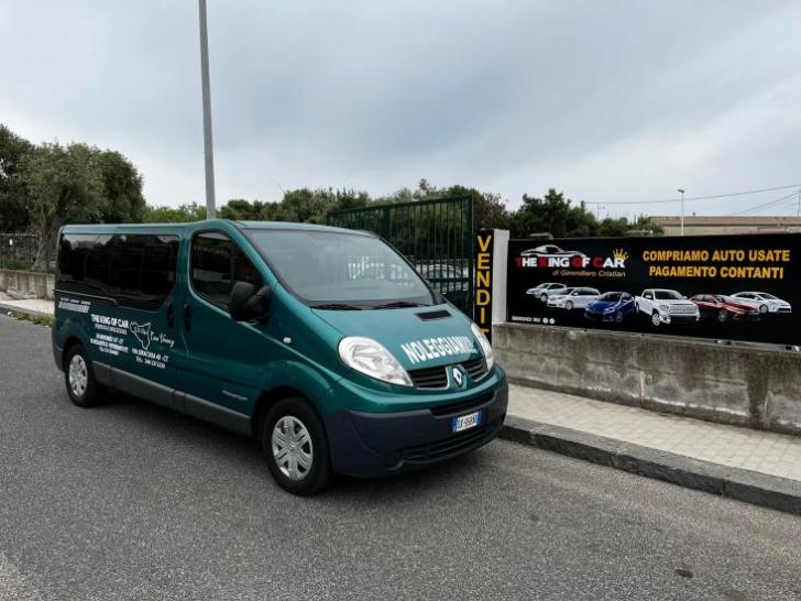 Noleggio senza conducente di Auto Trafic autobus a Catania e dintorni